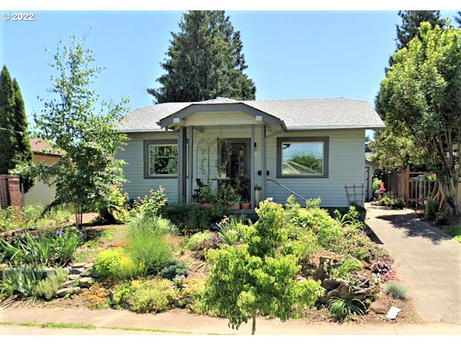 244 Northeast Buffalo St  