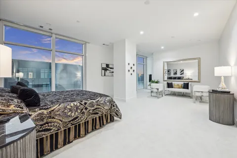 $2,099,000 | 4521 San Felipe Street, Unit 23045, Houston, TX 77027