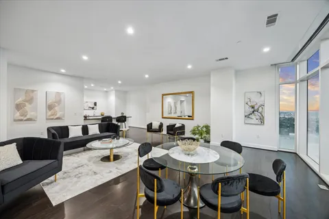 $2,099,000 | 4521 San Felipe Street, Unit 23045, Houston, TX 77027