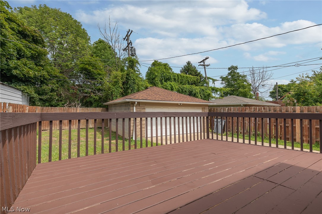18303 Rosecliff Road Cleveland, OH 44119 - Photo 19 of 19 Gallery Image 19