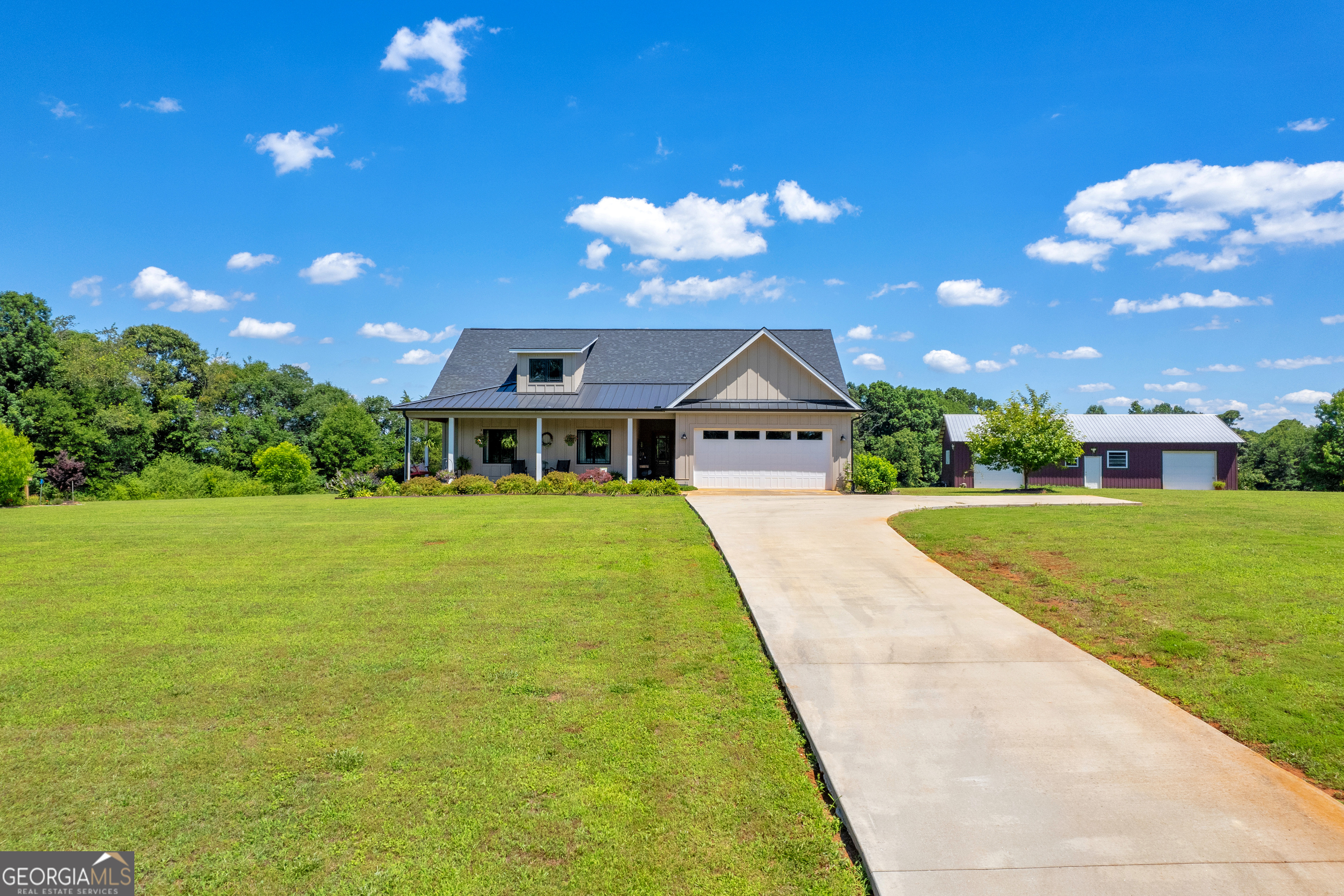 31 Crumps Bridge Road Martin, GA 30557 - Photo 1 of 1 a view of house with garden