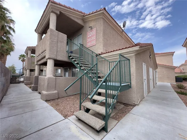$830,000 | 2201 James Bilbray Drive, Las Vegas, NV 89108