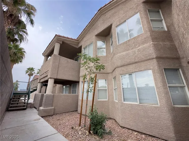 $830,000 | 2201 James Bilbray Drive, Las Vegas, NV 89108