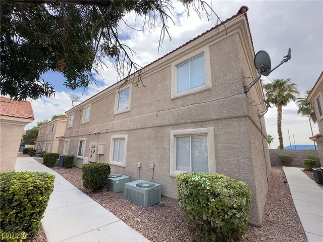 $830,000 | 2201 James Bilbray Drive, Las Vegas, NV 89108