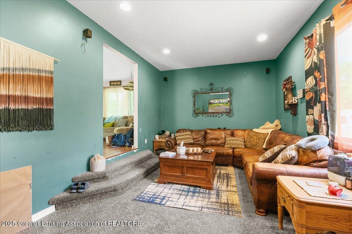 10651 Bell Oak Road Fowlerville, MI 48836 - Photo 21 of 33 25-Media Jett - 23
