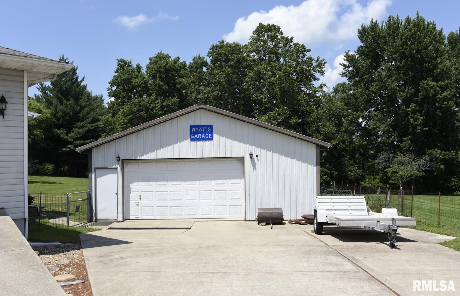8155 Old Jacksonville Road Pleasant Plains, IL 62677 - Photo 23 of 26