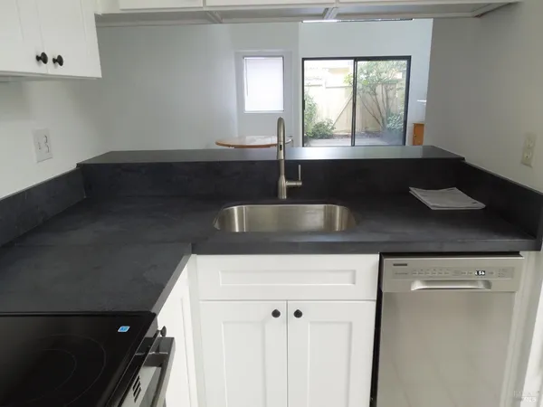 $350,000 | 2802 Woodlake Drive, Santa Rosa, CA 95405