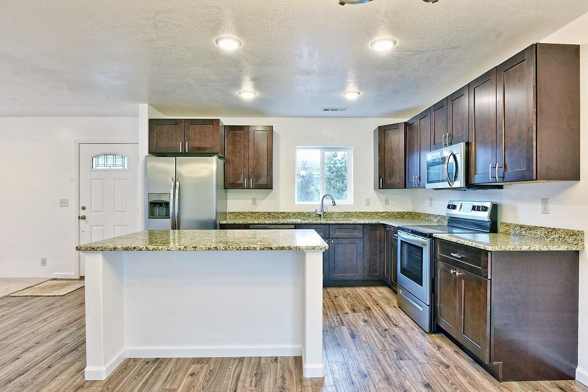 10098 Blackwell Road Central Point, OR 97502 - Photo 9 of 30 Additional Photo