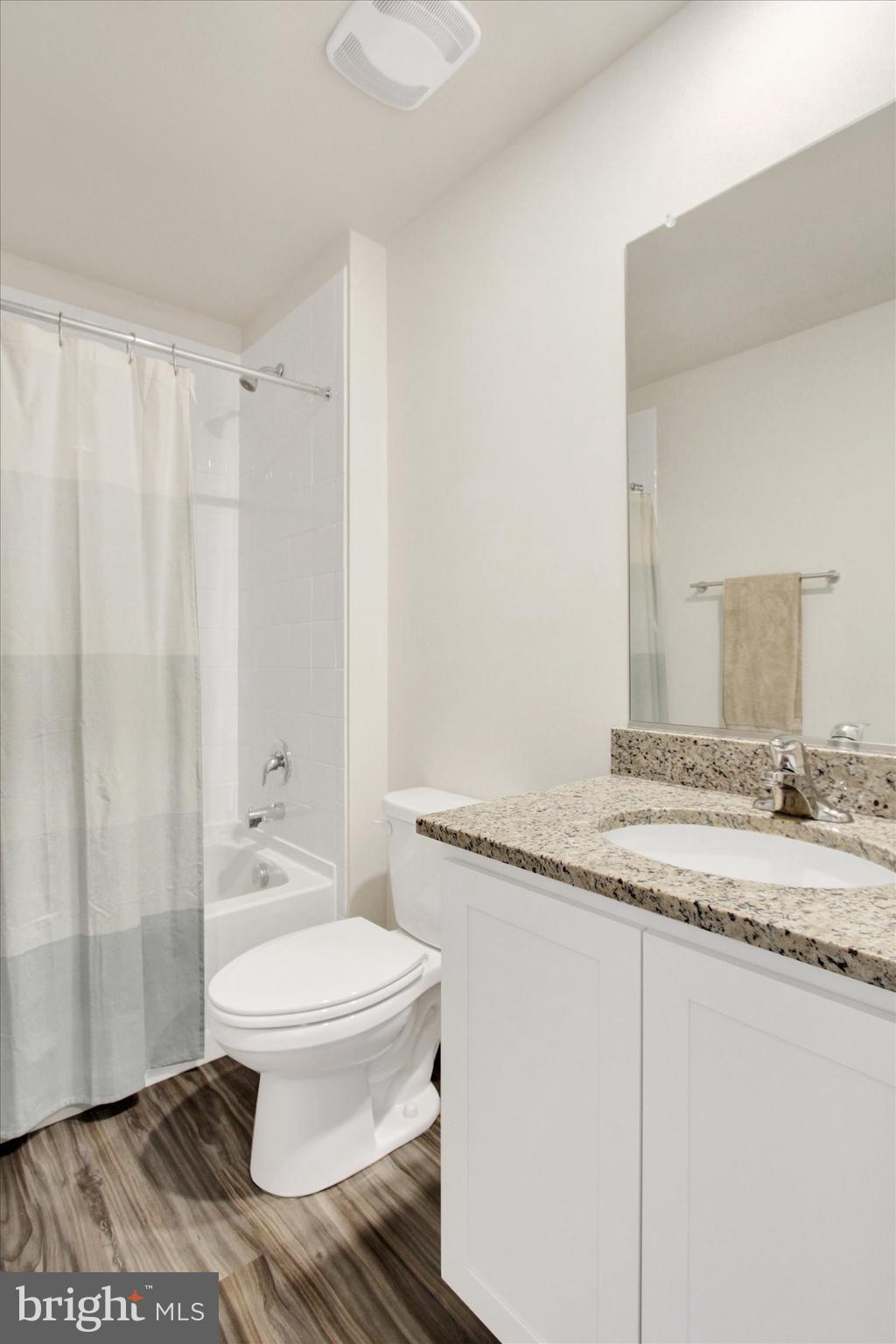 130 River Road Gettysburg, PA 17325 - Photo 21 of 27 Hall Full Bathroom