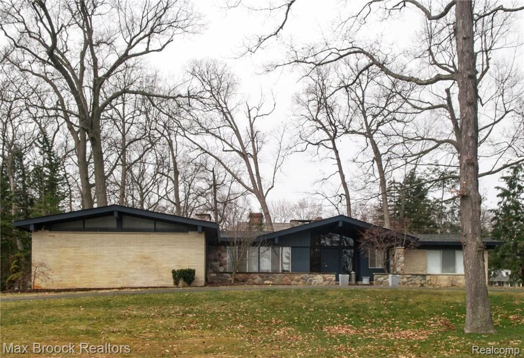 5056 Midmoor Road Bloomfield Hills, MI 48302 - Photo 1 of 28 05DSC_4775.jpg