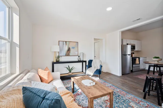 $169,900 | 512 North 13th Street, Elwood, IN 46036