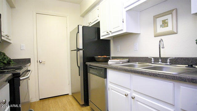 10002 North 7th Street, Unit 1 Phoenix, AZ 85020 - Photo 3 of 8 Kitchen