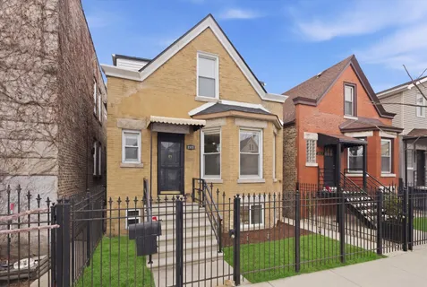 $890,000 | 2721 North Western Avenue, Chicago, IL 60647