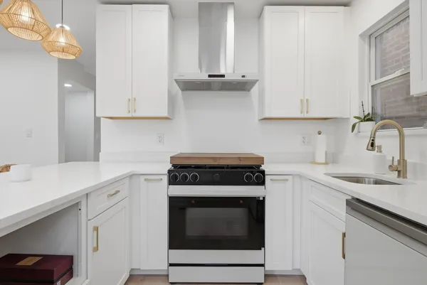 $869,900 | 2721 North Western Avenue, Chicago, IL 60647