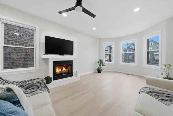 $869,900 | 2721 North Western Avenue, Chicago, IL 60647