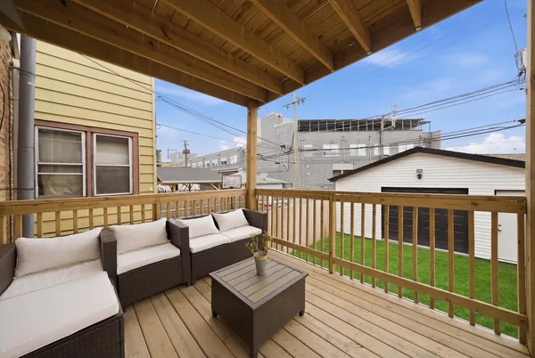 $869,900 | 2721 North Western Avenue, Chicago, IL 60647