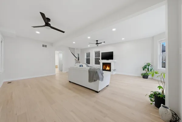 $869,900 | 2721 North Western Avenue, Chicago, IL 60647