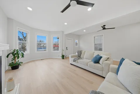 $890,000 | 2721 North Western Avenue, Chicago, IL 60647