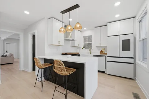 $890,000 | 2721 North Western Avenue, Chicago, IL 60647