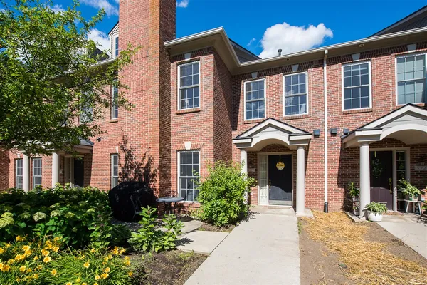 $290,000 | 5727 Hampshire Lane, Unit 75, Ypsilanti, MI 48197