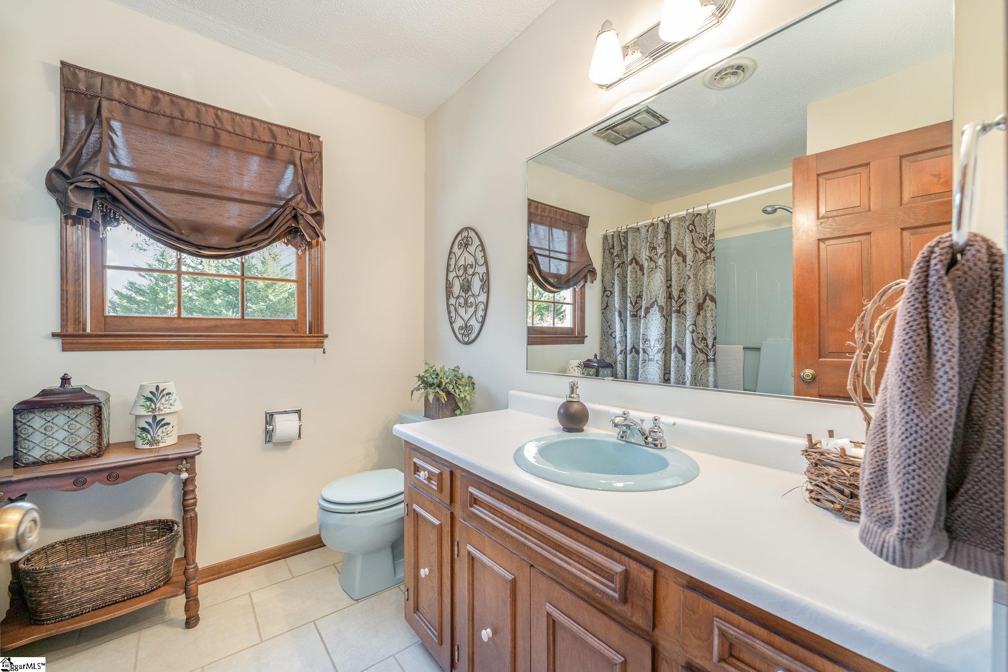 307 Sitton Road Easley, SC 29642 - Photo 17 of 29 second floor bath