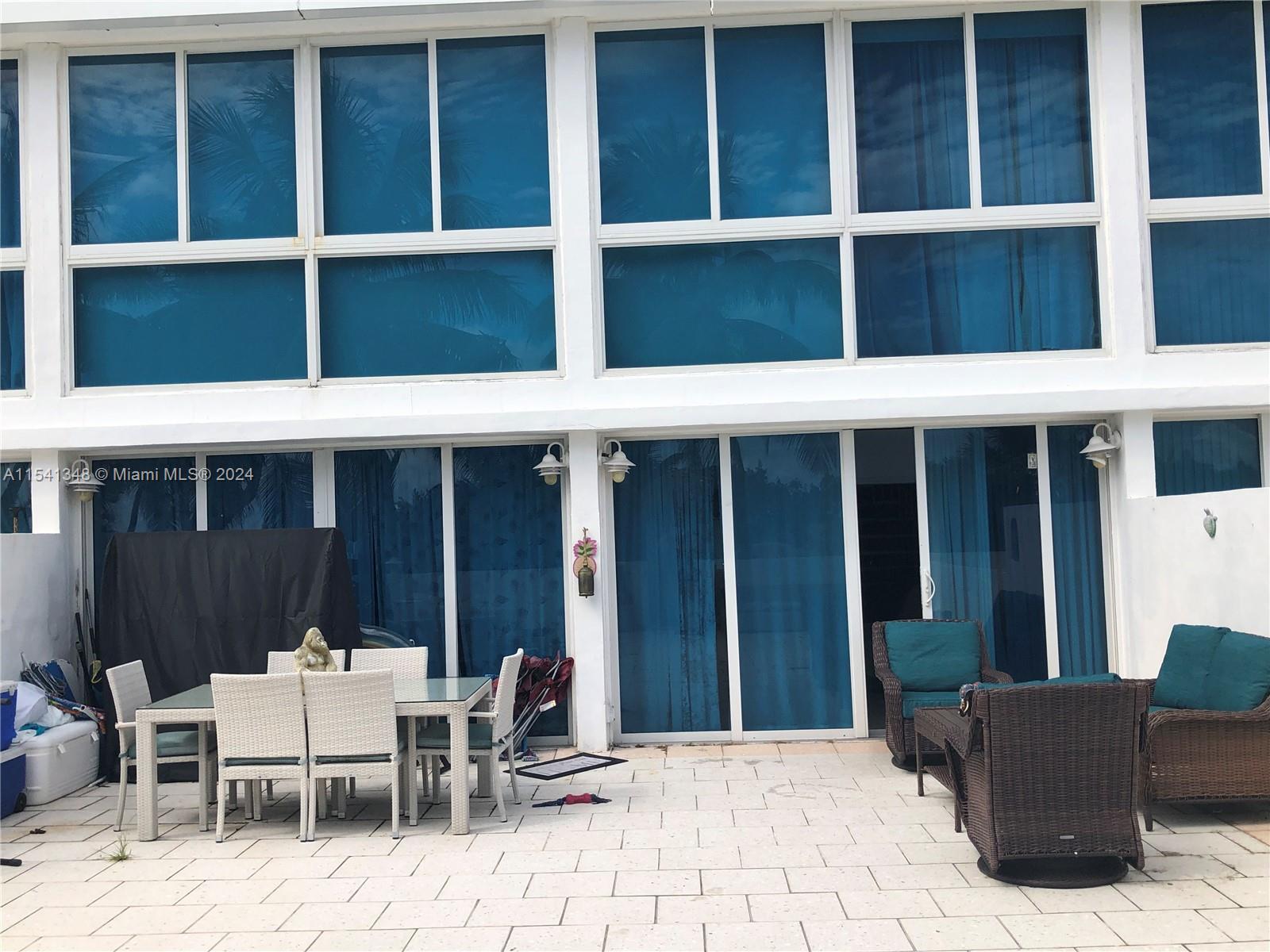 5445 Collins Avenue, Unit TH2 Miami Beach, FL 33140 - Photo 8 of 11