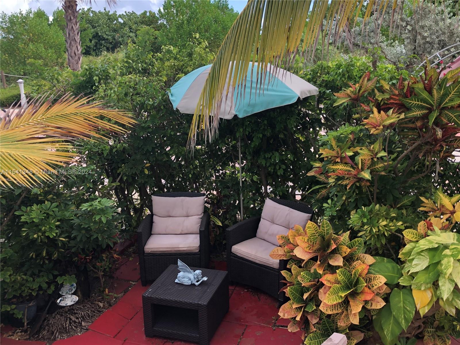 5445 Collins Avenue, Unit TH2 Miami Beach, FL 33140 - Photo 9 of 11