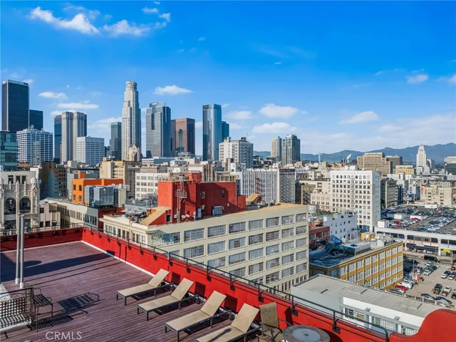 a view of an entrance to building