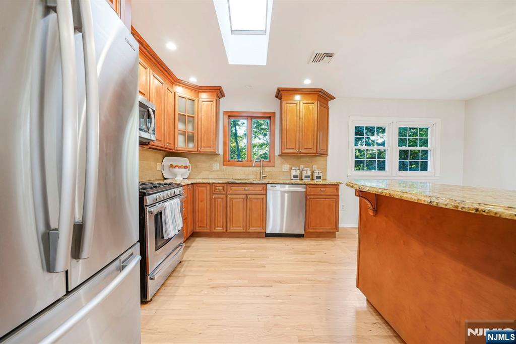 3 Faber Place Nutley, NJ 07110 - Photo 24 of 31