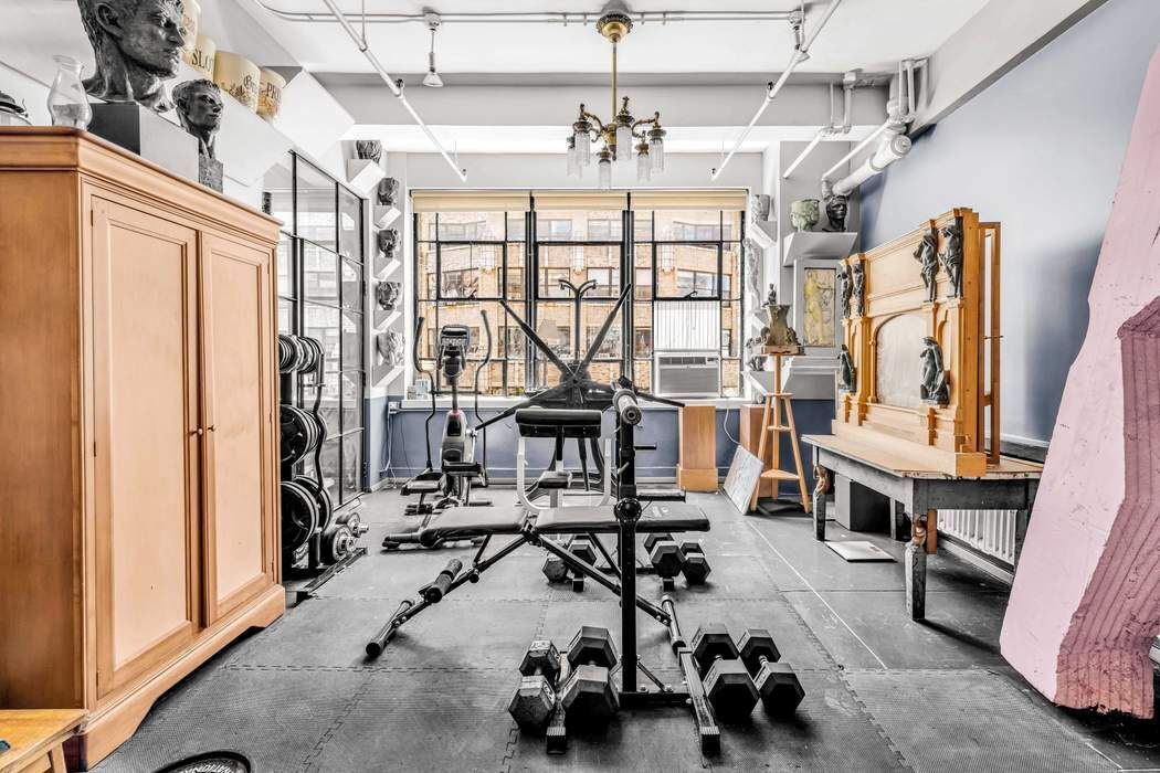 335 West 38th Street, Unit 11 Manhattan, NY 10018 - Photo 10 of 12