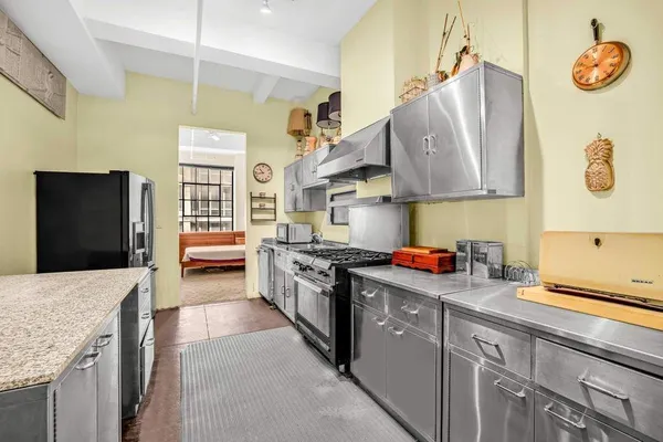 $2,200,000 | 335 West 38th Street, Unit 11 | Hudson Yards