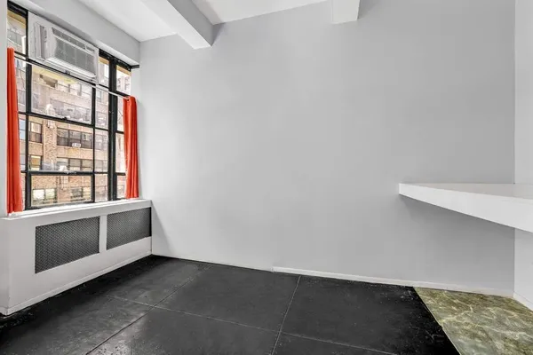 $2,200,000 | 335 West 38th Street, Unit 11 | Hudson Yards