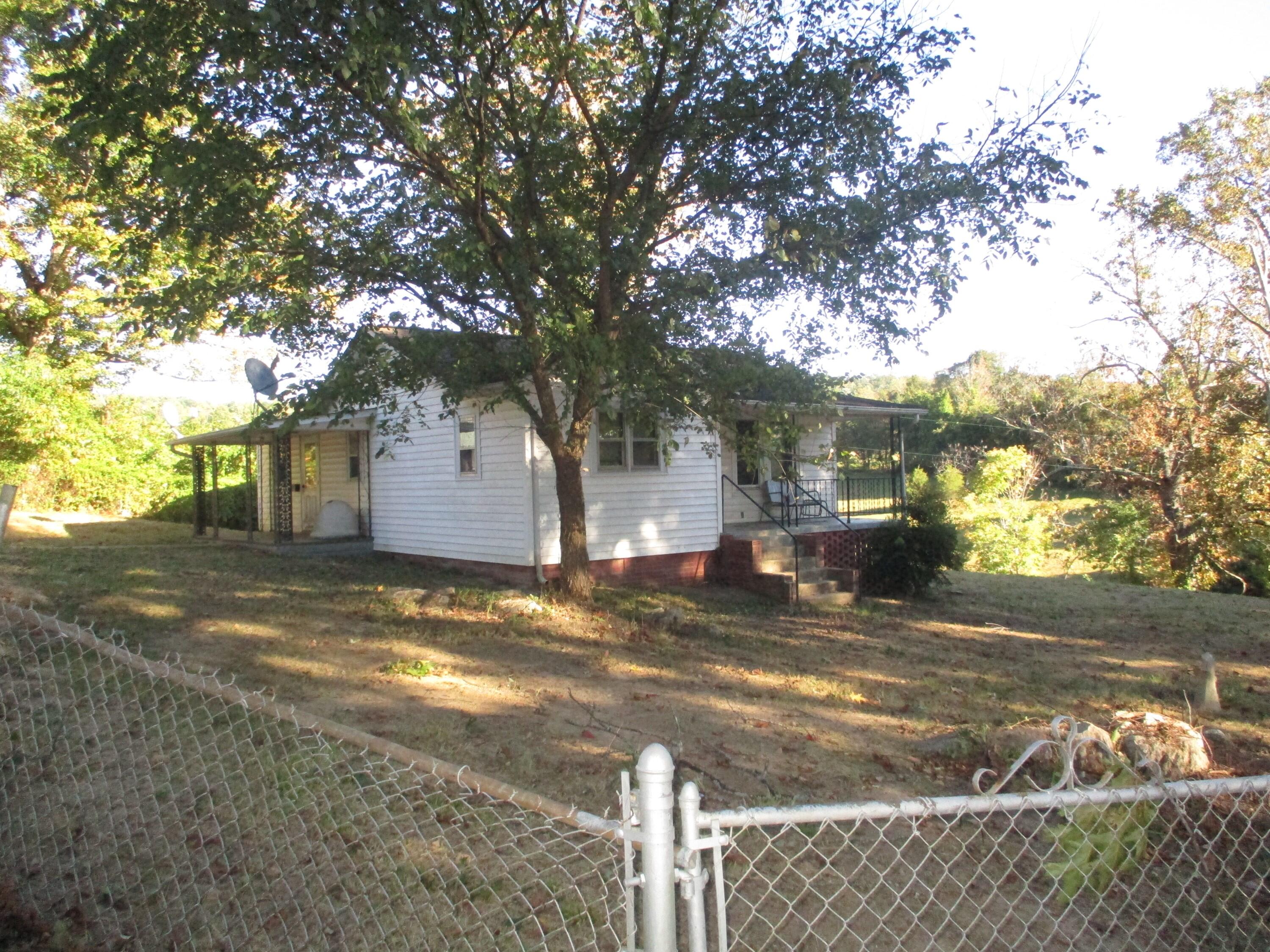 545 Lovelace Road Fall Branch, TN 37656 - Photo 5 of 38 IMG_2965