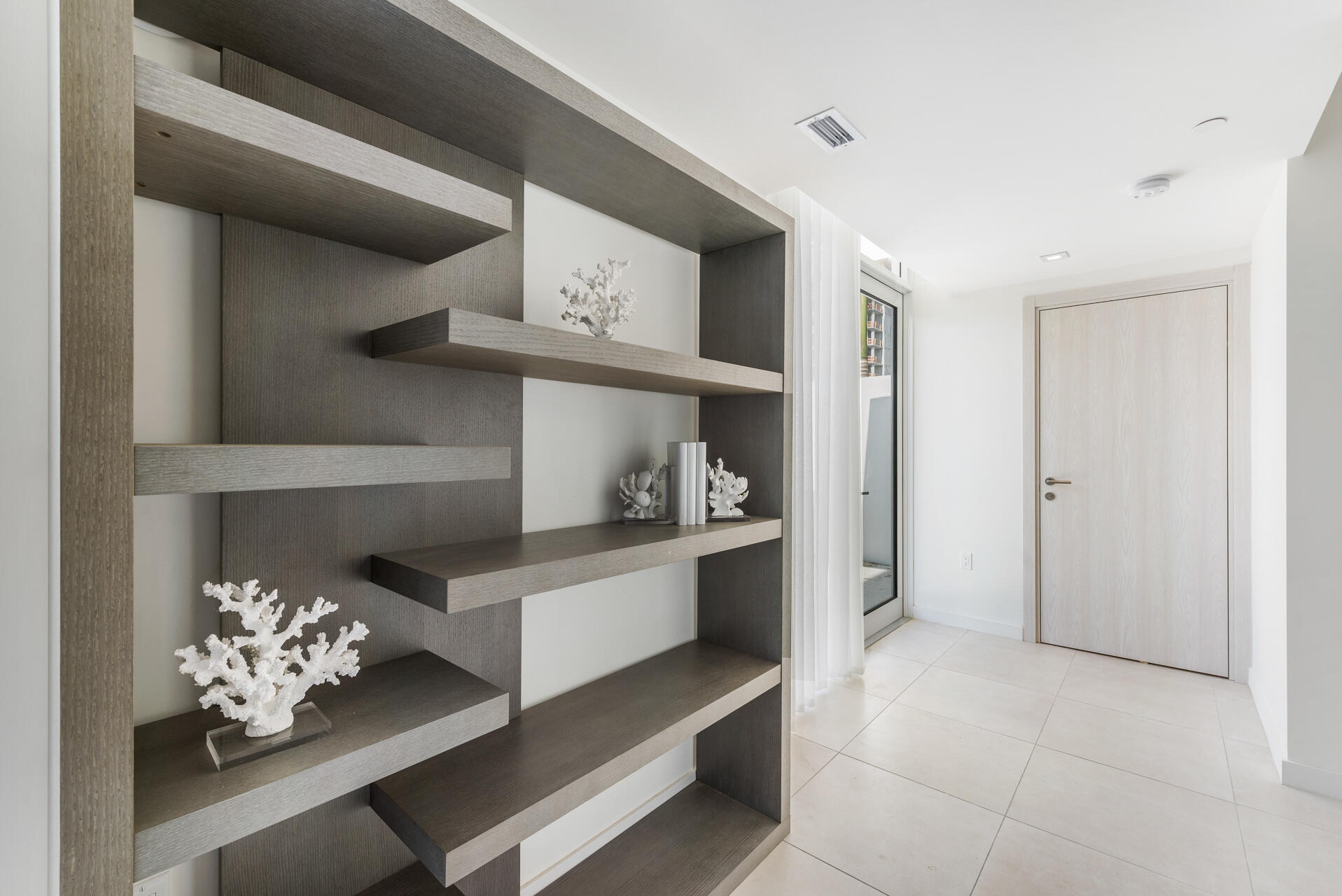 401 North Birch Road, Unit TH1 Fort Lauderdale, FL 33304 - Photo 7 of 31 001_4704