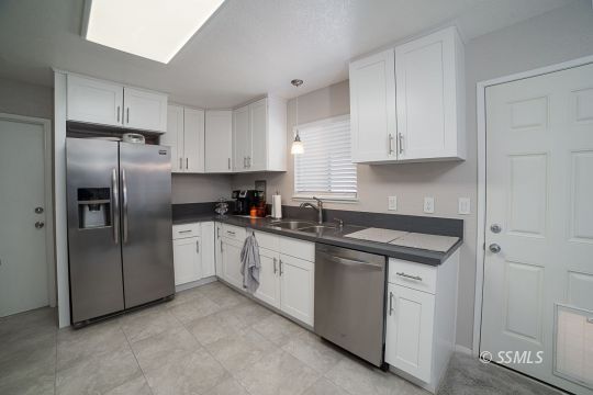 1336 Mayo Street Ridgecrest, CA 93555 - Photo 11 of 32