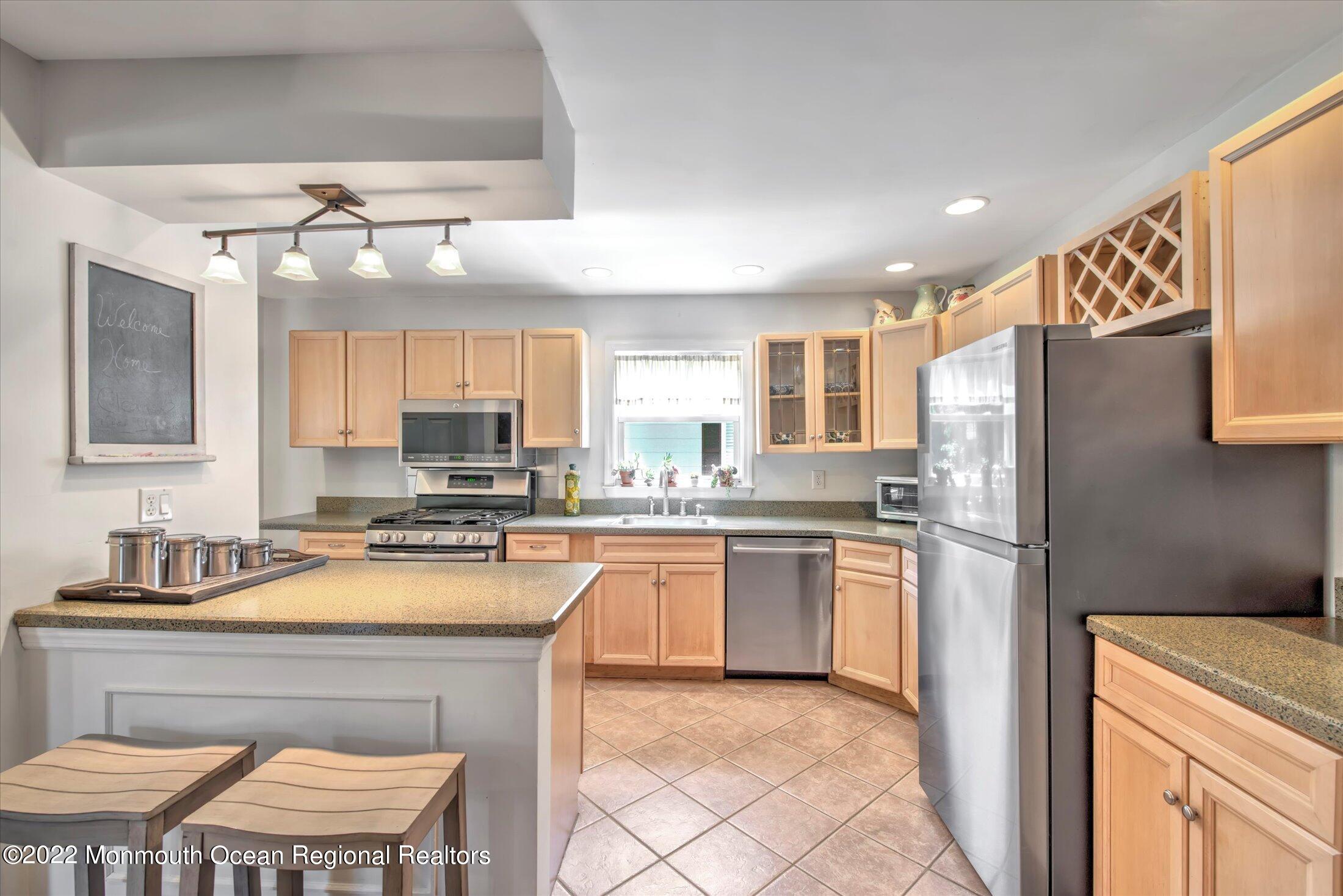 216 West Prospect Avenue Keyport, NJ 07735 - Photo 14 of 47 18-KITCHEN
