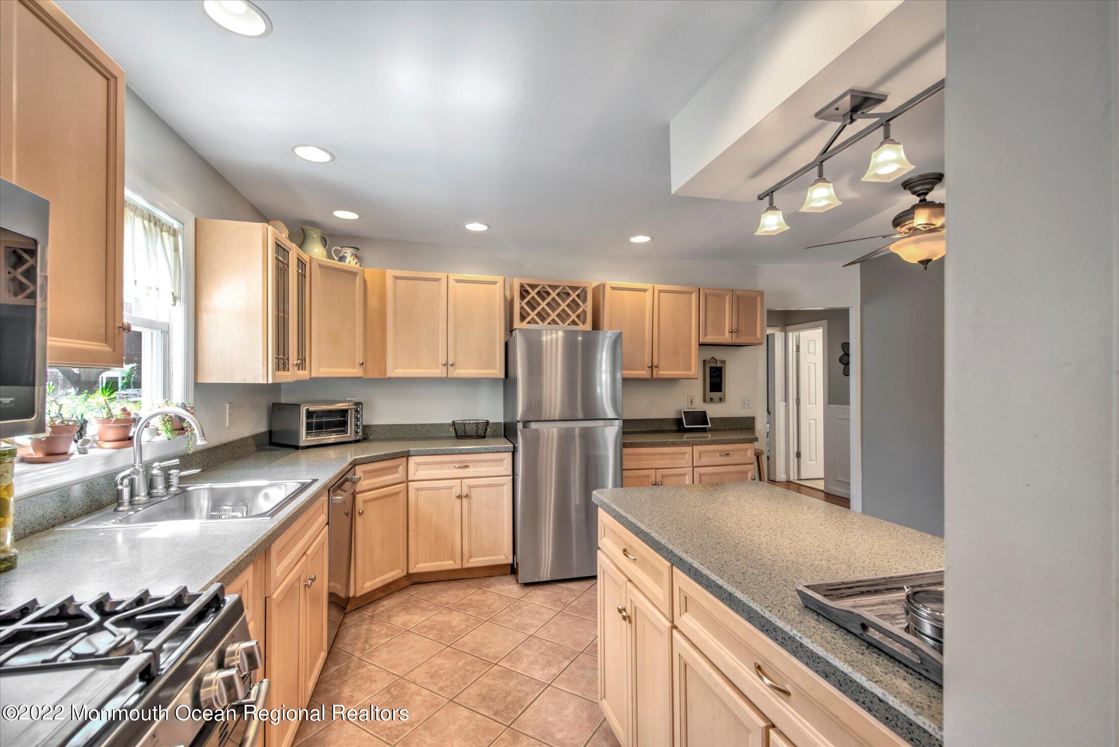 216 West Prospect Avenue Keyport, NJ 07735 - Photo 21 of 47 25-KITCHEN