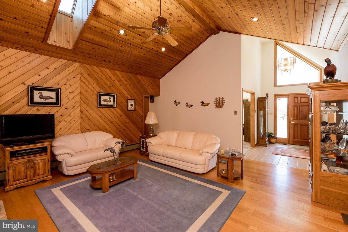 6106 Fishers Station Road Lothian, MD 20711 - Photo 17 of 30 Family Room