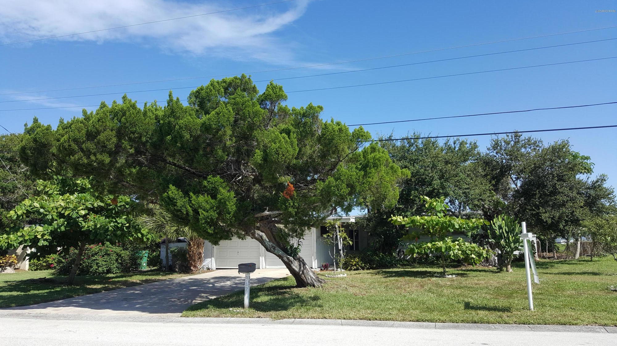 367 Capri Road Cocoa Beach, FL 32931 - Photo 2 of 10 357 Capri 15