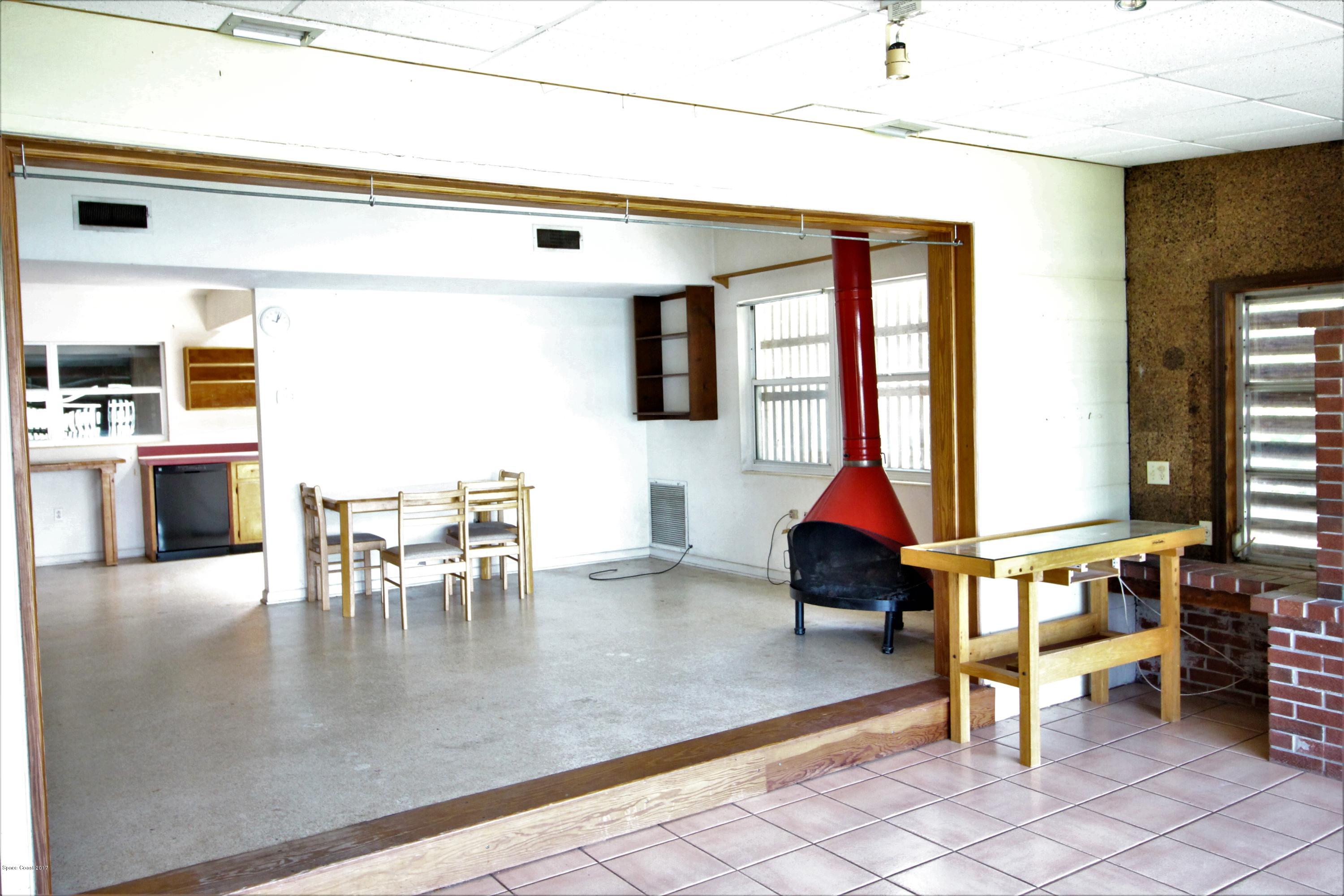 367 Capri Road Cocoa Beach, FL 32931 - Photo 6 of 10 367 Capri pic