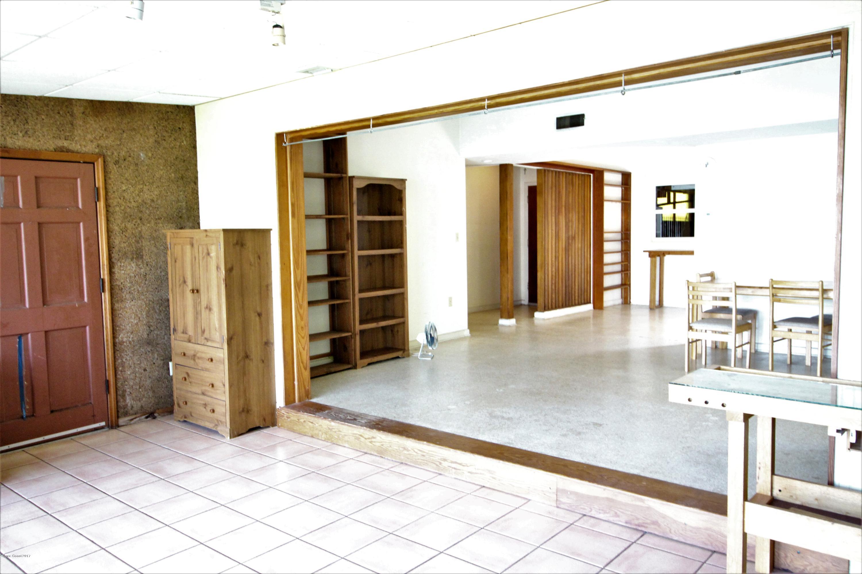 367 Capri Road Cocoa Beach, FL 32931 - Photo 7 of 10 367 Capri pic 3