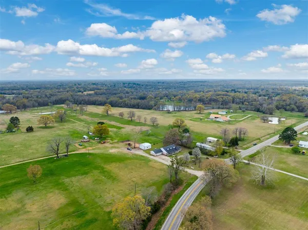 $365,000 | 1876 Farm To Market 906, Powderly, TX 75473