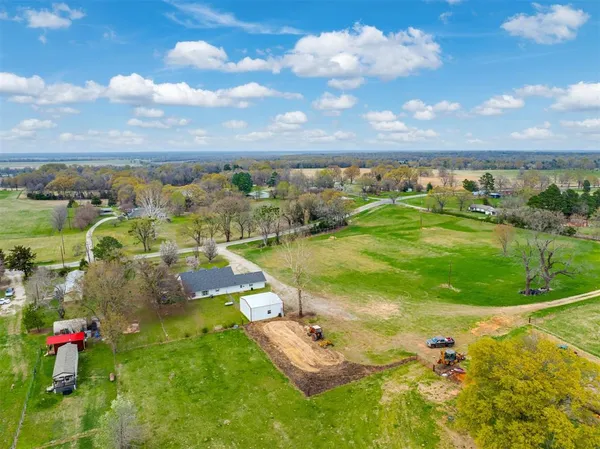 $365,000 | 1876 Farm To Market 906, Powderly, TX 75473