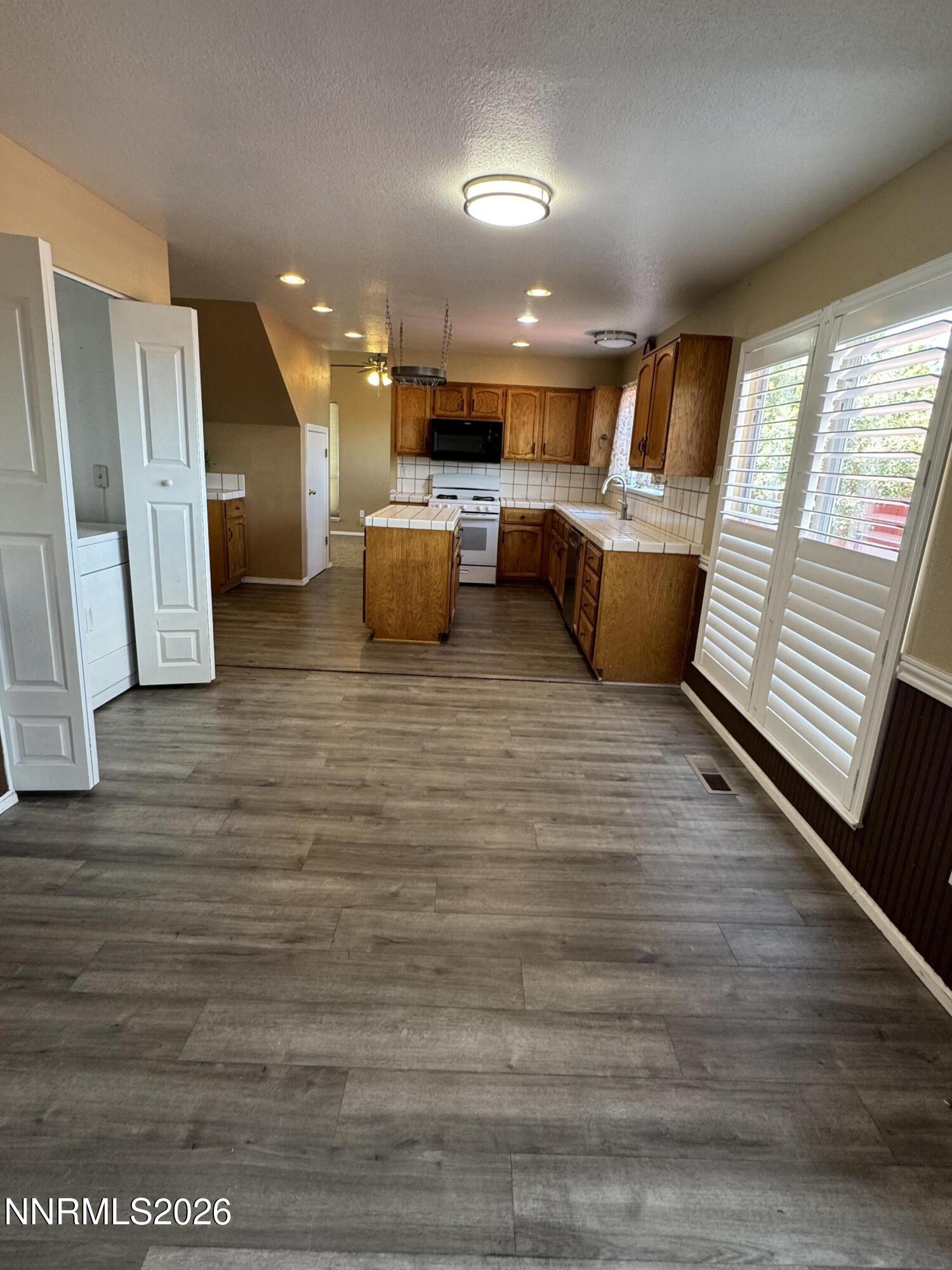 998 Edgecliff Drive Reno, NV 89523 - Photo 14 of 36 IMG_7075