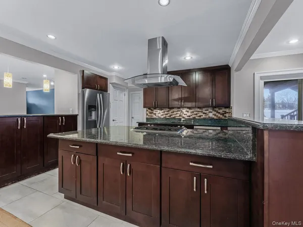 $799,000 | 626 Pearl Street, Oceanside, NY 11572