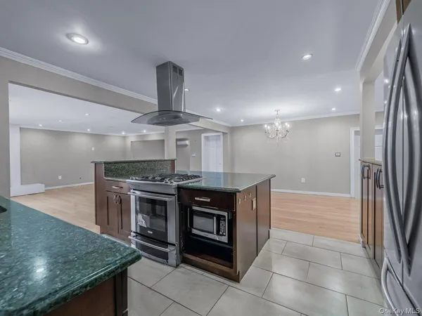 $799,000 | 626 Pearl Street, Oceanside, NY 11572