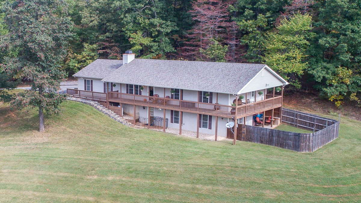 2972 Blue Ridge Boulevard Roanoke, VA 24012 - Photo 4 of 57 2 Finished Levels