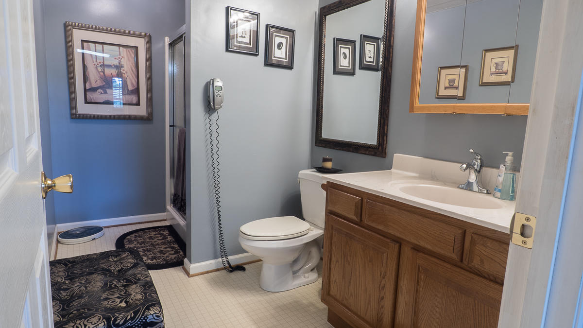 2972 Blue Ridge Boulevard Roanoke, VA 24012 - Photo 35 of 57 Bath Lower