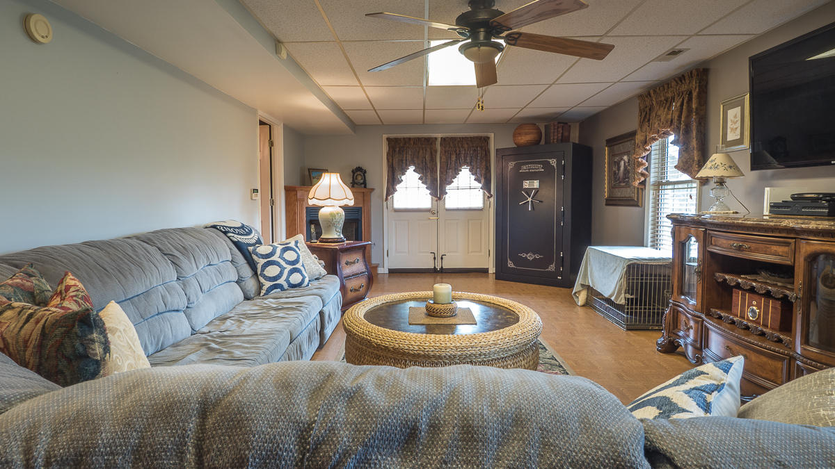 2972 Blue Ridge Boulevard Roanoke, VA 24012 - Photo 37 of 57 Family Room