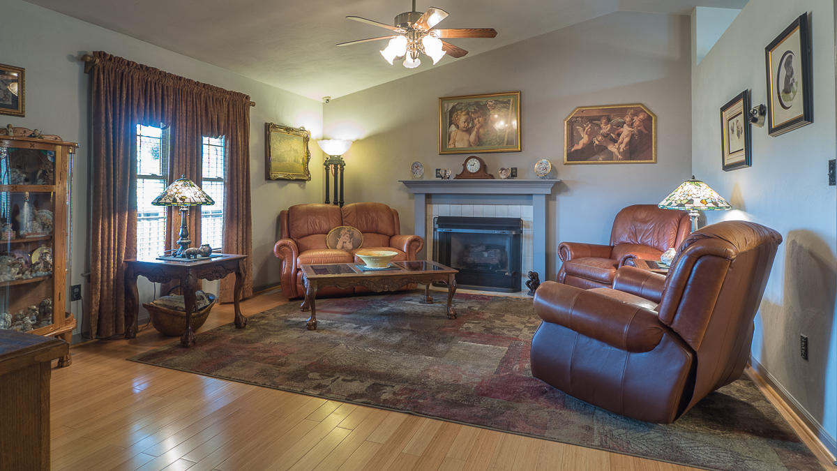 2972 Blue Ridge Boulevard Roanoke, VA 24012 - Photo 10 of 57 Living Room